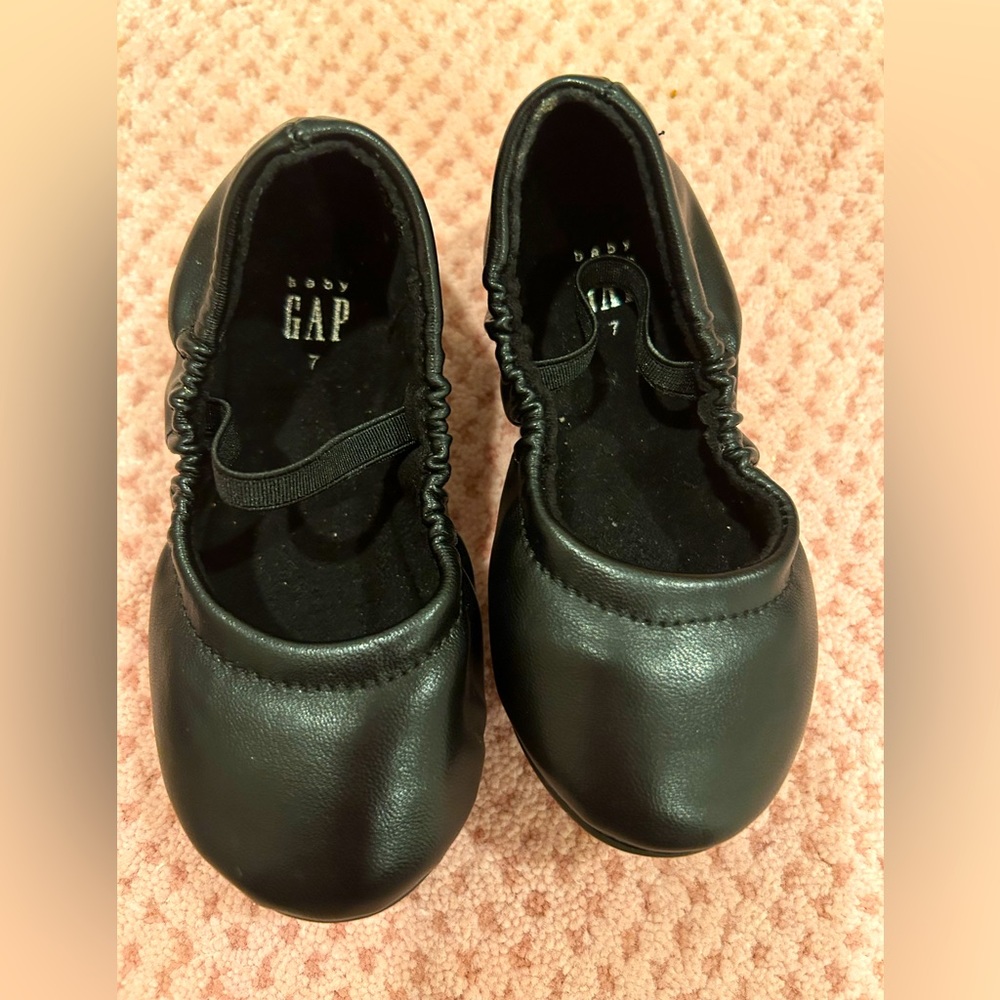 Mary Janes size 7 toddler, never worn!